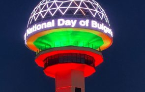 кулата атакуле анкара светна цветовете националния трибагреник видео снимки