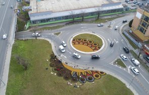 цветя храсти засаждат кръстовищата стара загора