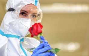 вма поздрав март вече година сред бойците предна линия пандемията редица силни горди уверени лекарки