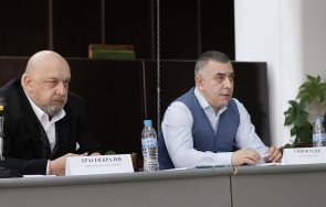 министър кралев проведе работна среща представители спортните клубове сливен