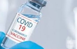 здравните власти сащ разрешиха хората пълна имунизация събират без маски