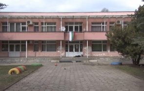 пребиха годишно момиче заради пакетче семки