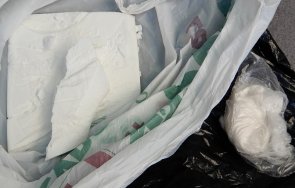 спецоперация служители главна дирекция национална полиция задържаха двама мъже дрога снимки