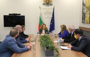 вицепремиерът марияна николова проведе работна среща представители туристическия бизнес мвнр