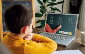 родители заплашват бойкот онлайн образованието