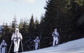 войници спасяват хора лавина учение смолян