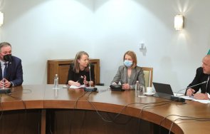 каназирева министерски съвет отпусна средства ремонта срутената подпорна стена пътя кричим девин снимки