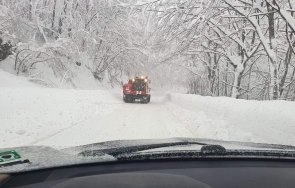 евакуират служители туристически обекти пещера леденика заради снега