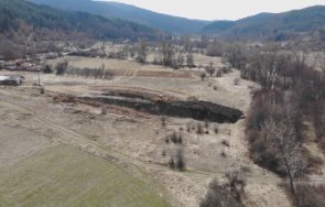 огромно сметище изникна вододайна зона невестино