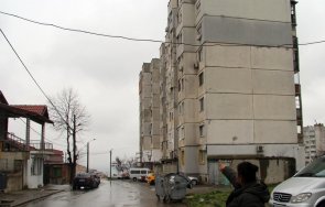 ужасяваща трагедия сляпа жена дъщеря хвърлиха етаж блок снимки