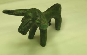 гръцки археолози намериха статуетка бик повече 2500