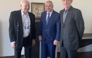 баскетболната легенда георги младенов шампионите тръгват училищата