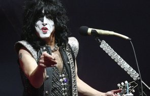пол стенли kiss вижда смисъл участва албуми групата