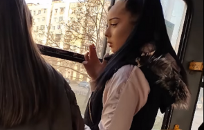 деца пушат градския транспорт софия