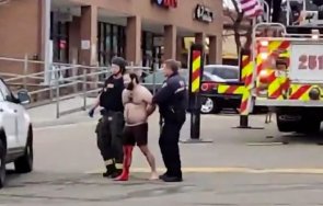 неизвестен откри стрелба паркинг супермаркет колорадо видео