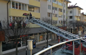 последните минути възрастен мъж полетя трети етаж центъра смолян