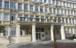 искане окръжна прокуратура търговище съдът задържа стража четирима обвиняеми убийство хулигански подбуди