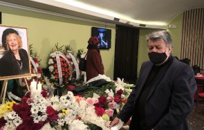 вежди рашидов душите осиротяха загубата татяна лолова