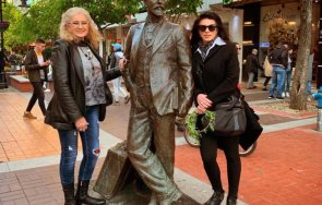 соцрежимът отрязал майката мария грънчарова кариера париж