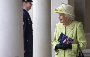 кралица елизабет първа присъствена поява годината снимки