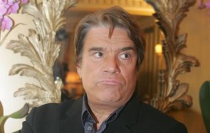 пребиха ограбиха бернар тапи жена техния дом