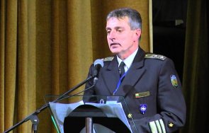 началникът отбраната адмирал емил ефтимов посрещна военнослужещите военен контингент