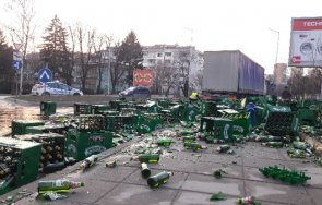 последните минути камион превозващ бира разсипа велико търново