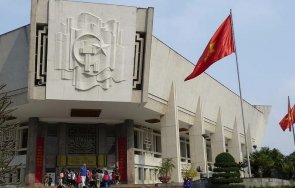 парламентът виетнам избра нгуен суан фук президент страната