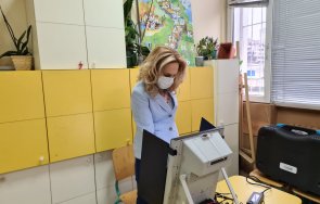 марияна николова гласува машинно призова хората гласуват спрямо личните убеждения