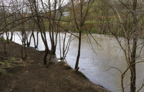 започват чистят критичен участък река янтра