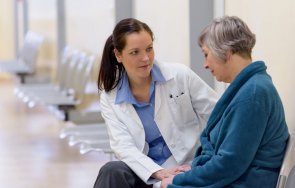 800 пациенти търсят помощ късен паркинсон