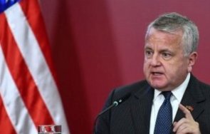 посланикът сащ русия запази поста