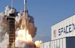 наса избра компанията спейс екс построи пилотиран спускаем апарат луната