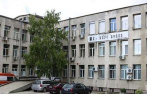 загиналият падане прозорец болницата карлово