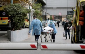 подлагат работещите гърция задължителни тестове коронавирус
