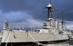 британски военни кораби заминават черно море следващия месец