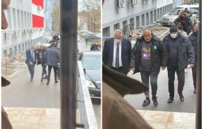 първо пик премиерът борисов докаран пирогов