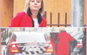 горещо пик мая манолова послъгвана едро слави сваля депутатите мерцедесите сяда лъскава лимузина шофьор видео снимки