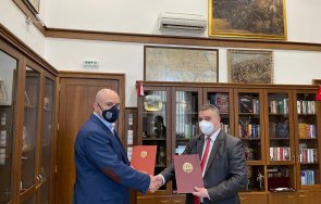 главният прокурор иван гешев ректорът унсс проф димитър димитров подписаха меморандум сътрудничество снимки