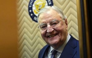 почина бивш вицепрезидент сащ