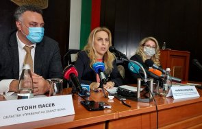 Марияна Николова пред медии във Варна: Обмислят се всякакви възможни варианти за облекчено влизане на туристите