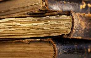 откриха откраднати страници вековни сборници химни италия