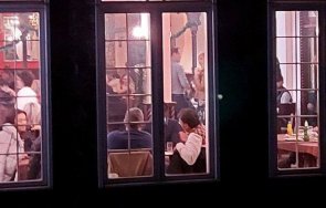 бомба пик мая манолова вдигна пир банско насред пандемията души агитката мутрите купонясват извън закона видео снимки