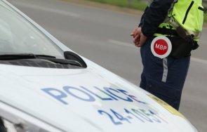 пращат съд водач свалена регистрация кола пробвал подкупи патрул