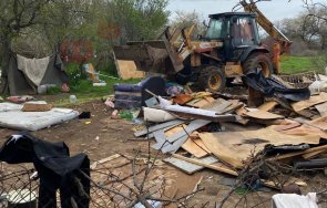 изринаха ромското гето лъскавия комплекс санта марина созопол снимки