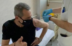 бившият министър отбраната гърция панос каменос ваксинира спутник сърбия