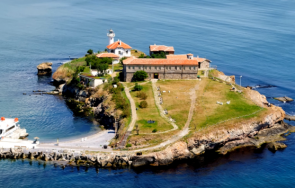 остров света анастасия открива сезона цените