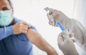 обсъждат задължителна ваксинация covid