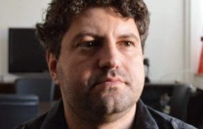 блъсков озлобените палячовци забраниха гласувате хартиени бюлетини бъдат изгонени камъни затвора