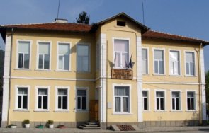 120 килограмово яйце изписано велинград